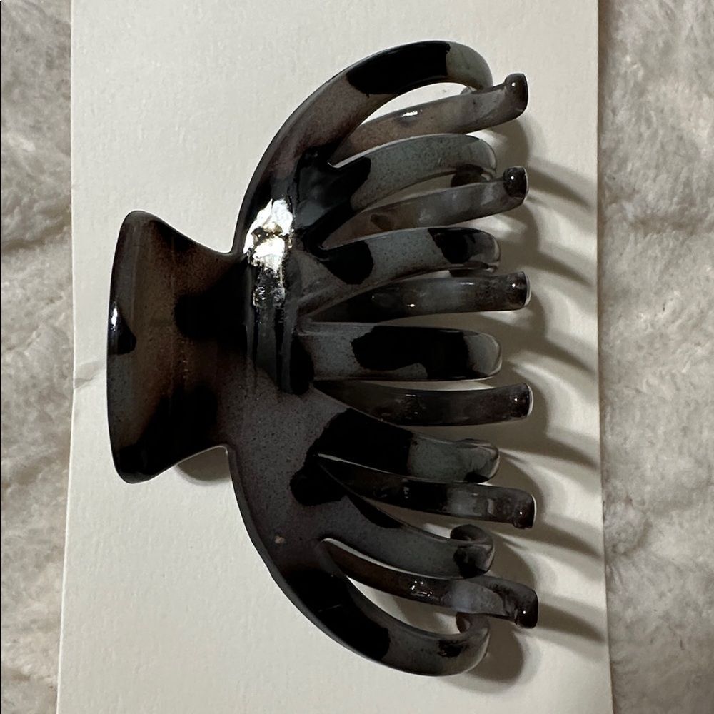 aerie Black Tan Marble Octopus Claw Hair Clip - Picture 7 of 11